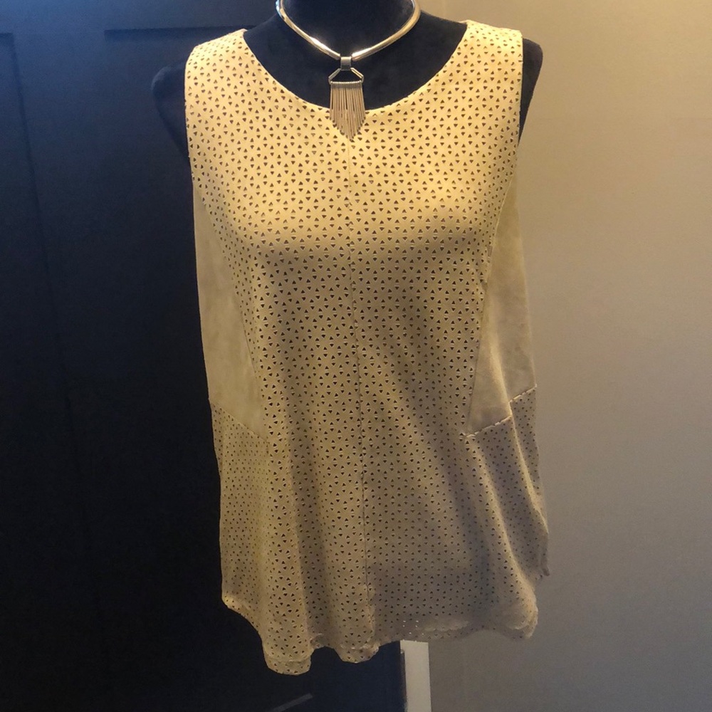 SALE 🎉 4 For $10 🎉 Lapis XL Sleeveless Suede-Like High-Low Top NWOT